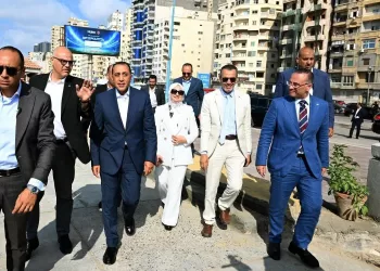 Madbouli inspecte le projet de réaménagement de la corniche d’Alexandrie