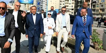 Madbouli inspecte le projet de réaménagement de la corniche d’Alexandrie
