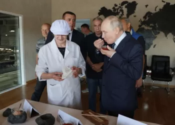 Poutine en visite pour la première fois aux îles Kouriles, disputées avec le Japon