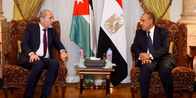 Abdel Aati et Safadi examinent le renforcement des relations égypto-jordaniennes et les évolutions régionales 2 - Le Progrès Egyptien Abdel Aati et Safadi examinent le renforcement des relations égypto-jordaniennes et les évolutions régionales 1 - Le Progrès Egyptien