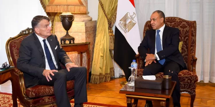 Badr Abdel Aati rencontre le responsable par intérim de l’UNRWA 2 - Le Progrès Egyptien Badr Abdel Aati rencontre le responsable par intérim de l’UNRWA 1 - Le Progrès Egyptien