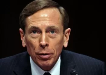 L’ancien directeur de la CIA David Petraeus échappe de peu à une frappe russe de drone 7 - Le Progrès Egyptien L’ancien directeur de la CIA David Petraeus échappe de peu à une frappe russe de drone