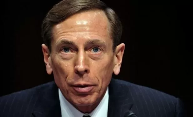 L’ancien directeur de la CIA David Petraeus échappe de peu à une frappe russe de drone 1 - Le Progrès Egyptien