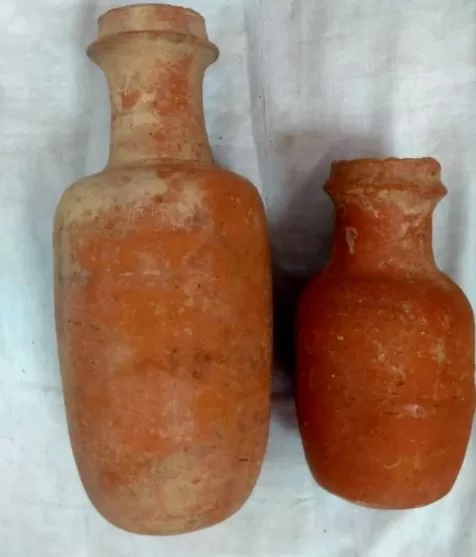 Tombes rupestres et vestiges d’un camp romain découverts à Tell Al-Yahoudiya 6 - Le Progrès Egyptien Tombes rupestres et vestiges d’un camp romain découverts à Tell Al-Yahoudiya 5 - Le Progrès Egyptien