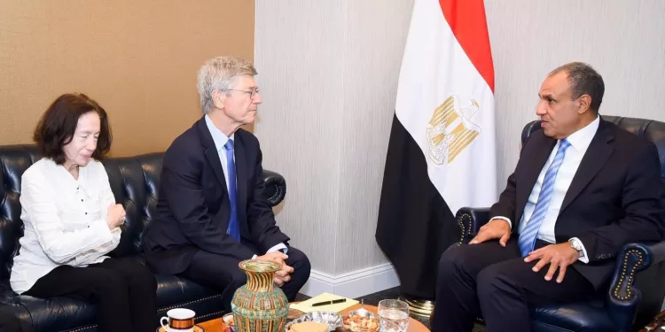 Badr Abdel Aati examine les enjeux du développement durable avec Jeffrey Sachs 2 - Le Progrès Egyptien Badr Abdel Aati examine les enjeux du développement durable avec Jeffrey Sachs 1 - Le Progrès Egyptien