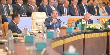 Al-Sissi plaide pour des solutions réalistes aux défis du développement