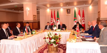 Les ministres des AE d’Égypte, d’Algérie et de Tunisie tiennent une réunion tripartite à Alger