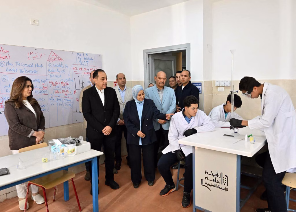 Suez: Madbouli inspecte l'école des surdoués "STEM", après son inauguration 3 - Le Progrès Egyptien