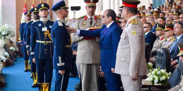 En images : Le président Al-Sissi assiste à la cérémonie de remise des diplômes de la première promotion de l’Académie militaire égyptienne