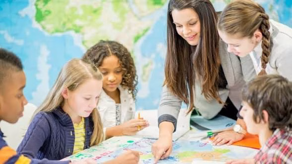 Ecole démocratique : Quand l’élève est aux commandes et choisit son savoir … 2 - Le Progrès Egyptien Ecole démocratique : Quand l’élève est aux commandes et choisit son savoir … 1 - Le Progrès Egyptien