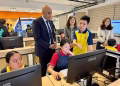 Le ministre de l’Éducation visite l’établissement spécialisé Crest à Singapour